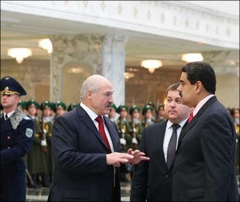 Лукашенко: в Венесуэле не просто сейчас, но у нас было сложнее