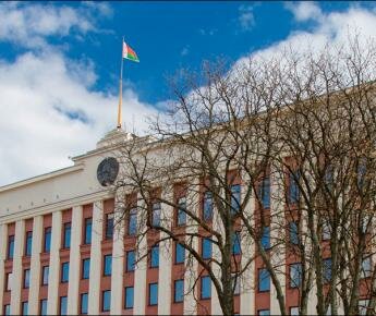 Администрация президента опустела. Чиновники успокаивают рассерженных белорусов